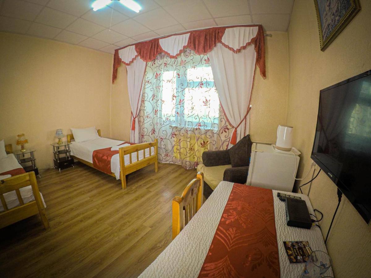 Lg53 Tour & Hostel Ulaanbaatar Esterno foto